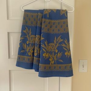 Vent du Sud cotton/poly Pierre Deux Province style tablecloth.